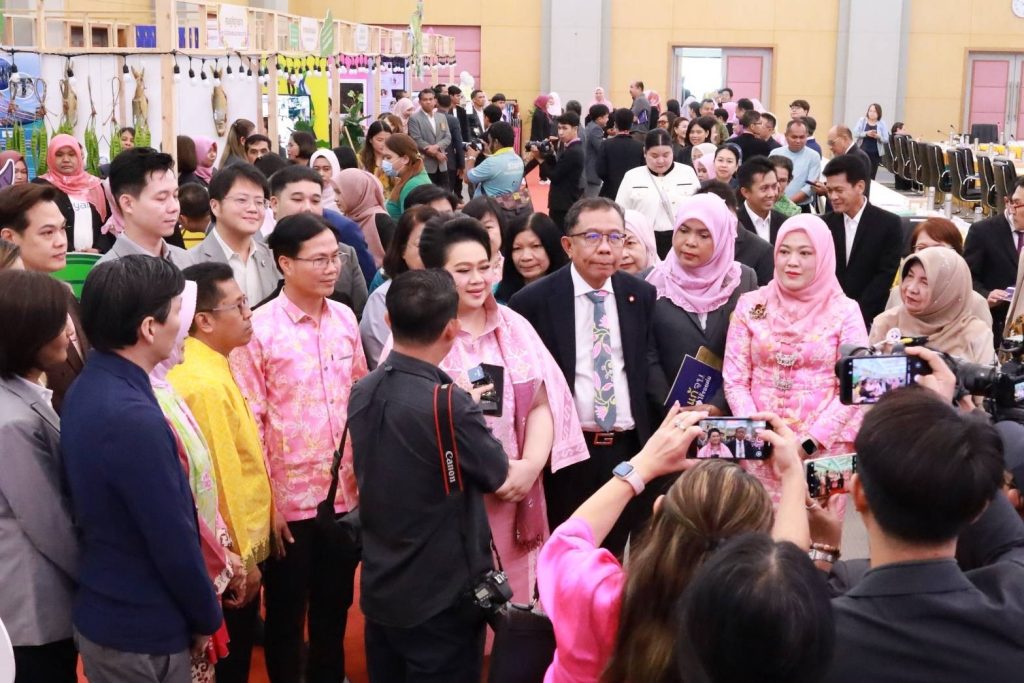 IMG_3841-1024x683 รมว.อว.ลงพื้นที่ยะลา เปิดงานประชุมสภาคณะผู้บริหารบัณฑิตศึกษาแห่งประเทศไทย ที่ มรภ.ยะลา เน้นย้ำ ทุกมหาวิทยาลัยสร้างโอกาสทางการศึกษา หนุนเครดิตแบ้งก์